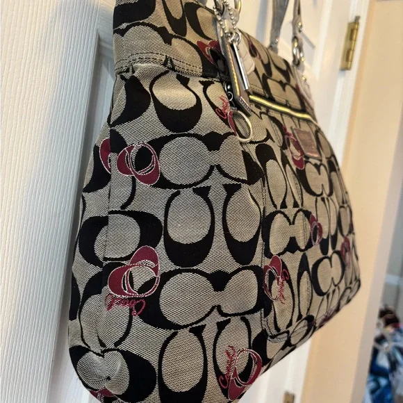 Coach Poppy G1120-18711 Signature Hearts Metallic Silver/Red  Glam Tote GUC - Picture 5 of 15